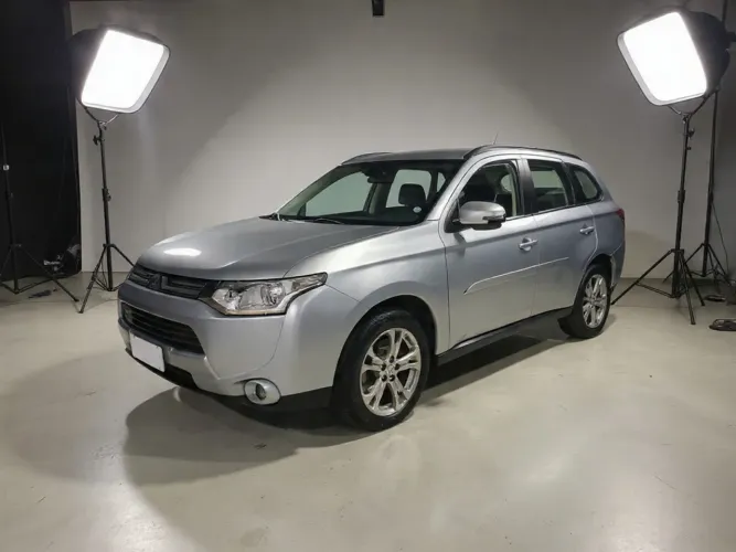 Mitsubishi Outlander 2.0 16V 160cv Aut. 2014