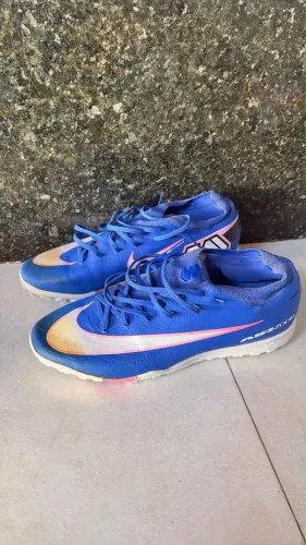 Chuteira Nike 