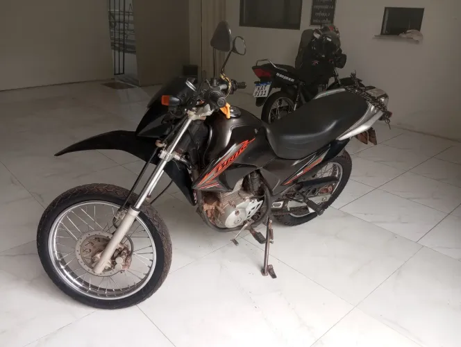 Moto Bros 150 em dias trocaou vendo por carro mesmo valor