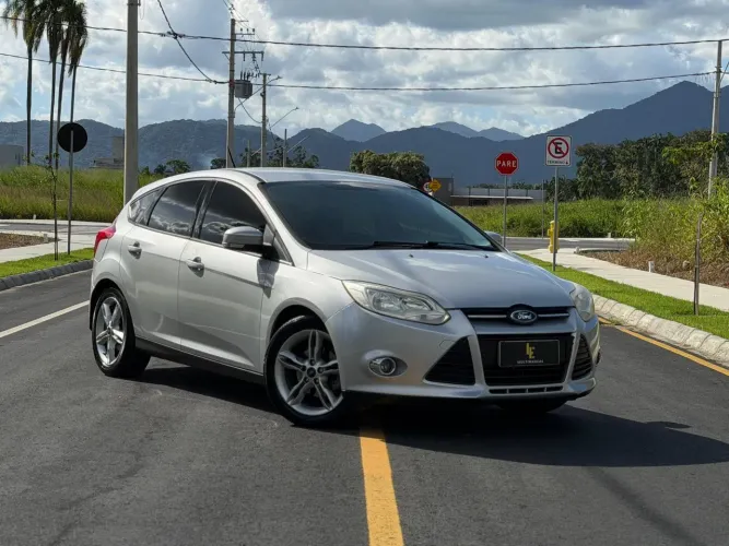 Ford Focus 1.6 S/1.6 SE Flex 16V 5P AUT 2015