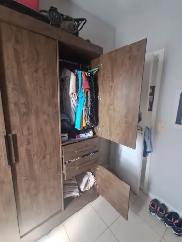 Vendo guarda roupa seminovo