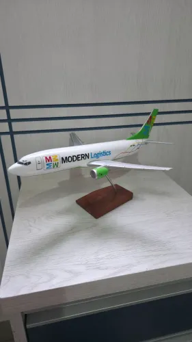 Maquete Boeing 737 Modern Logistics - Modelo de Colecionador