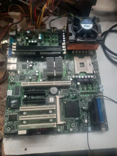 Placa mae servidora itautec Lx 200 +Processador Xeon 3.0 + fonte real 