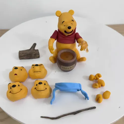Action Figure Articulável Ursinho Pooh 9cm PVC Com Base Suporte e Acessórios