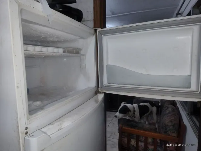 Geladeira 370 litros 