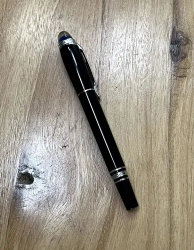 Caneta tinteiro momtblanc escritório 