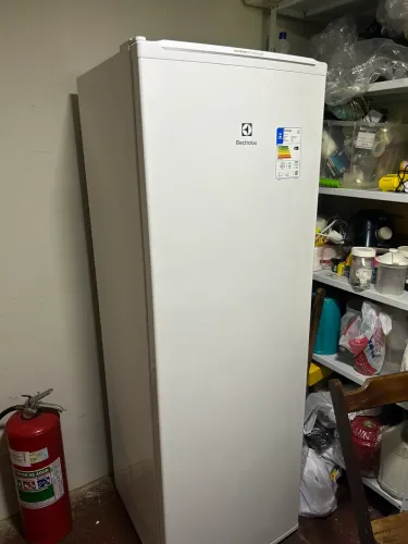Freezer eletrolux 234 litros