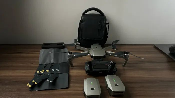 Drone DJI Mavic Pro Platinum 4K + Controle + 3 Baterias + Bag DJI
