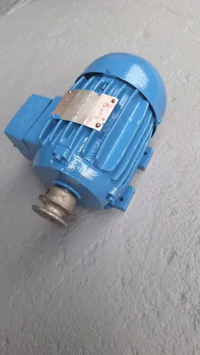 Motor elétrico trifásico 0.75 cv rotação 3510 alta Rotação.