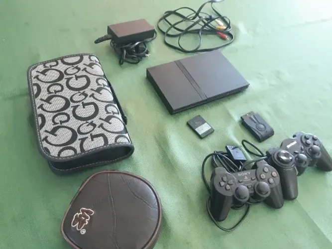 Kit PS2 Slim + Monitor 24" 