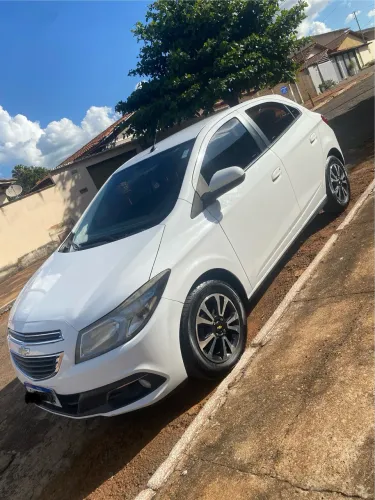 Chevrolet Onix Hatch LTZ 1.4 8V Flex Power Mec. 4P 2015