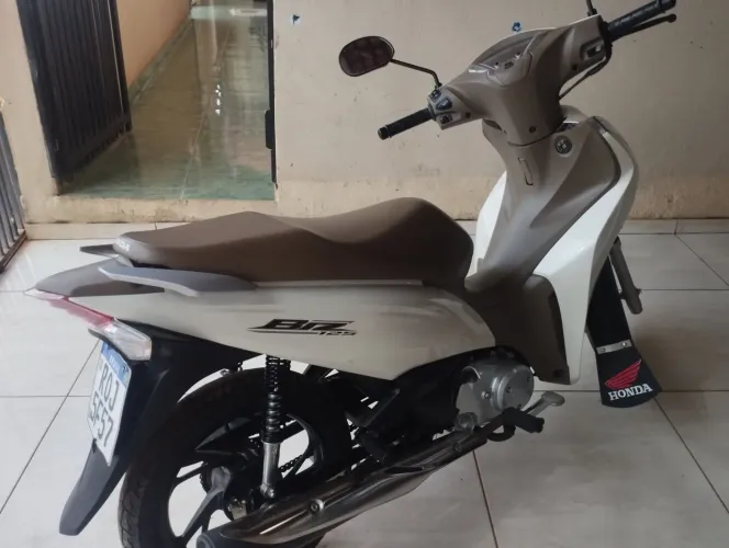 Vendo uma moto biz ano 2022
