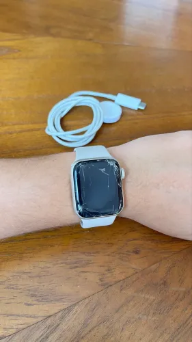 Apple Watch SE (2nd gen) tela de 40mm - cor STARLIGHT