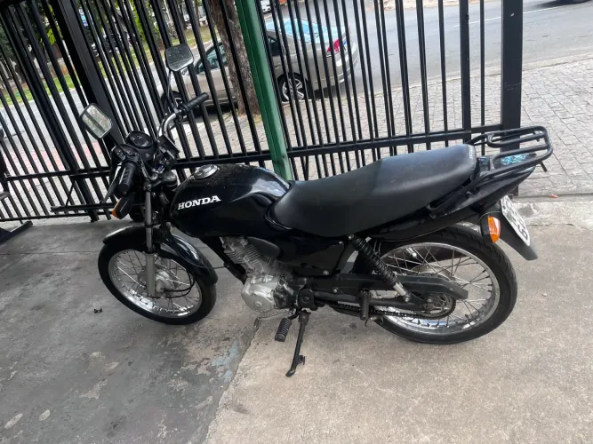 Titan 125 novinha