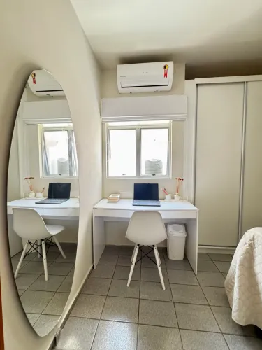 Alugo quarto mobiliado na Jatiúca.