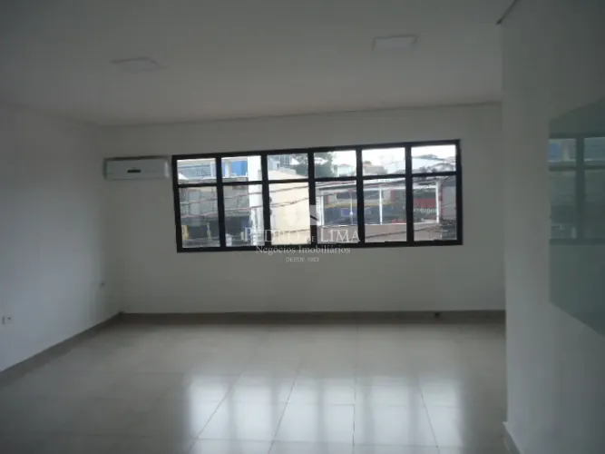 Conjunto com 8 Salas Comerciais, com 300M² ,3 Banheiros, Terraço na Penha Esquina Com a Am