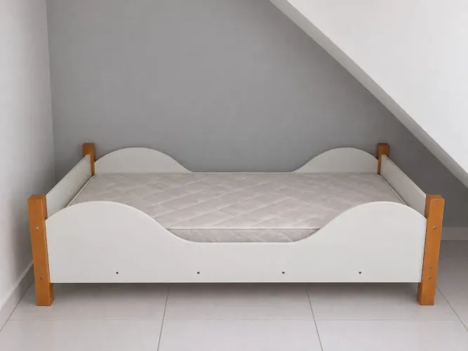 Cama infantil com colchão