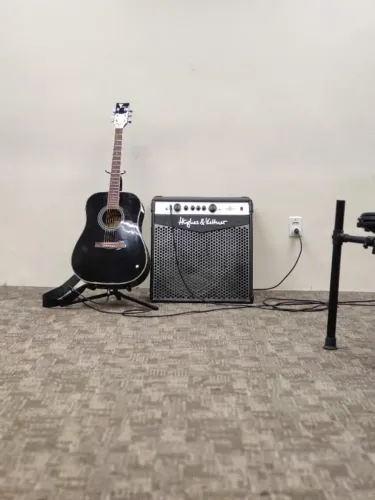 Hughes & Kettner BassForce XL - 200W RMS