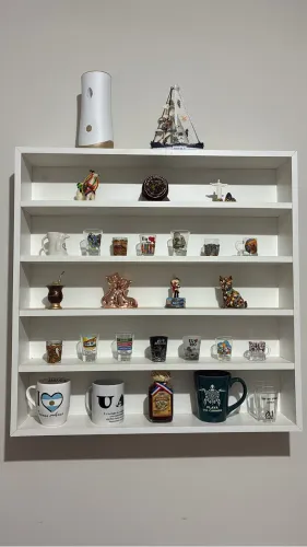 Estante com divisórias