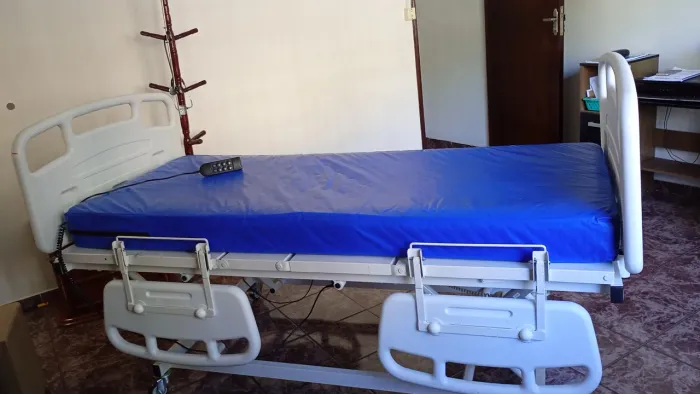 Cama Hospitalar Motorizada 110V/220V Bivolt