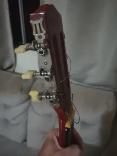 Violão clássico acústico