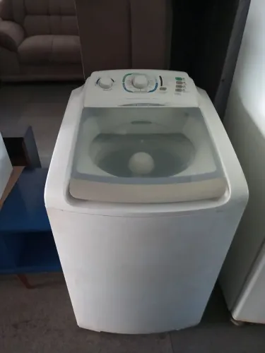 Maq de lavar roupas usada 10kg Eletrolux