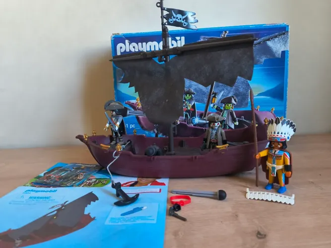 Playmobil Barco Pirata + Boneco Indígena