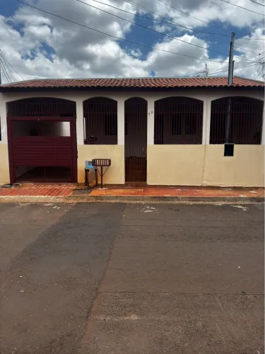 Alugo casa no Estrela do Sul 