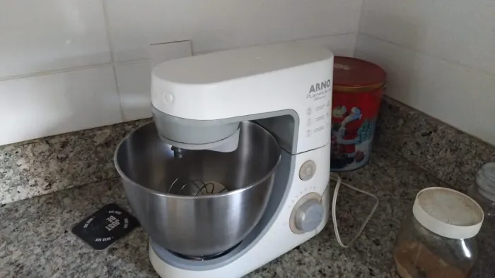 VENDO BATEDEIRA PLANETÁRIA ARNO DELUXE SX84 - COMPLETA