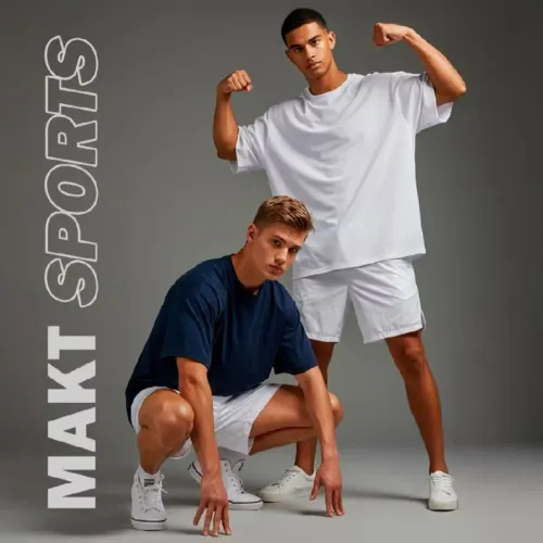 Camisa dry fit perto e branco.