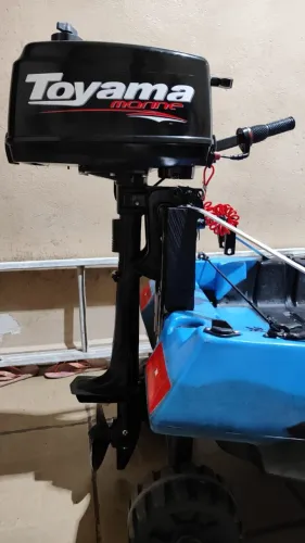 Motor de Popa Toyama 2.6HP Gasolina 2 Tempos 750-014 Leve Compacto