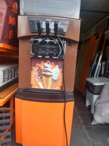 Maquina de sorvete Elgin aceito troca por moto