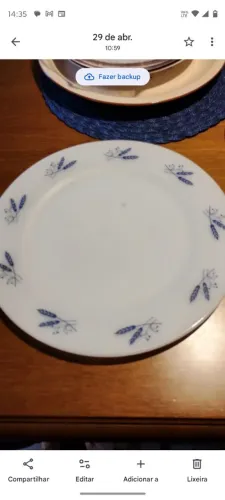 Prato de bolo vintage branco opalino anos 60, 70 