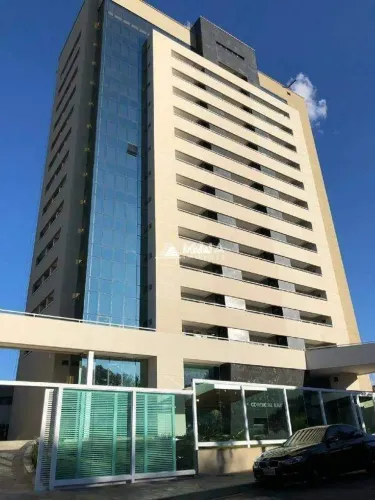 Comercial no Santa Marta