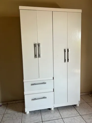Guarda-Roupa | Roupeiro