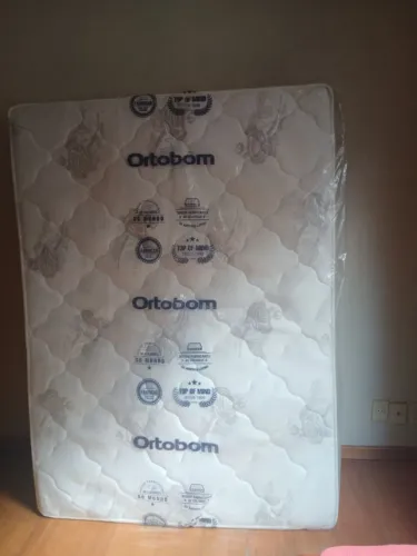 Colchão molas Ortobom (MUITO NOVO)
