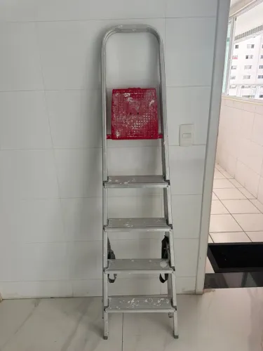 Escada Reisam