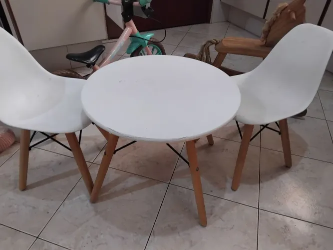 Mesinha e Bicicleta para criança.