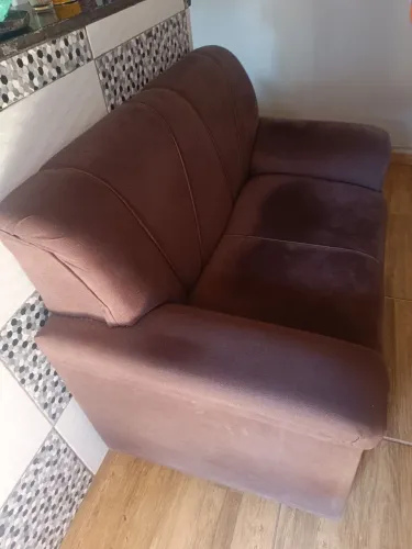 Vendo um sofá de 2 lugares