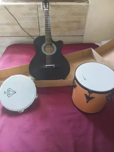 INSTRUMENTOS MUSICAIS