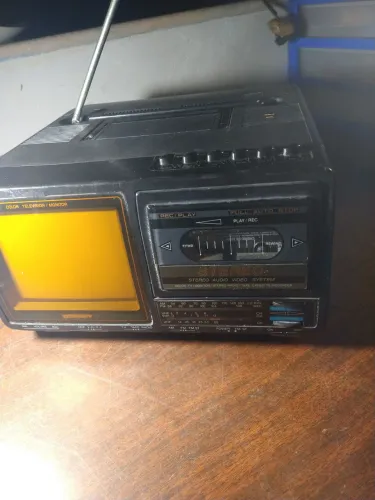Tv antiga para retirar peças ou restaurar
