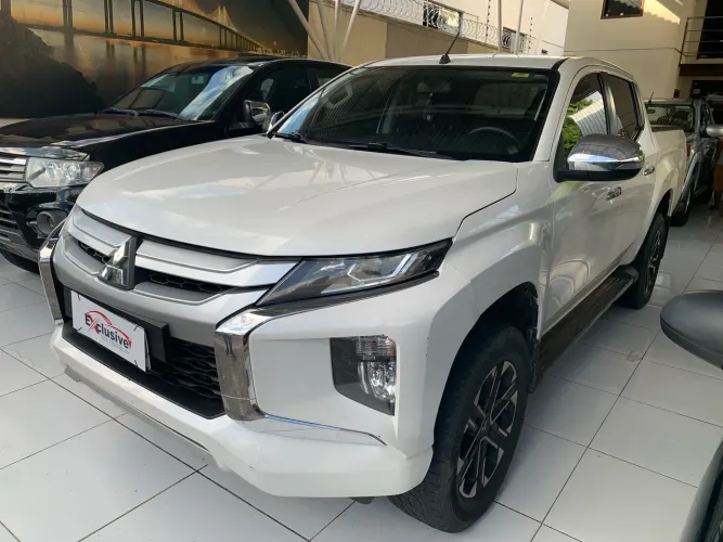 Mitsubishi TRITON HPE 2.4 CD 4X4 TB Diesel Aut. 2021