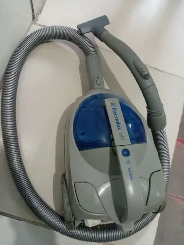 ASPIRADOR ELECTROLUX 1400W POTÊNCIA 
