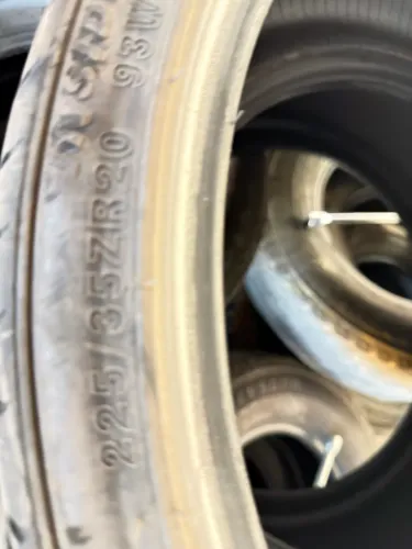 2 Pneus Aro 20 225/35R20