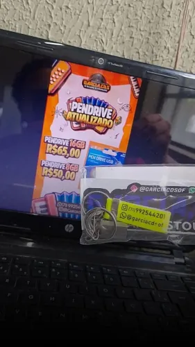 kit pen drive 8gb com as melhores do momento chaveiro e adesivo de brinde