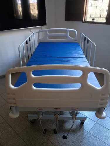 Cama Hospitalar Fowler 3 Movimentos com Grades Laterais - Excelente Estado