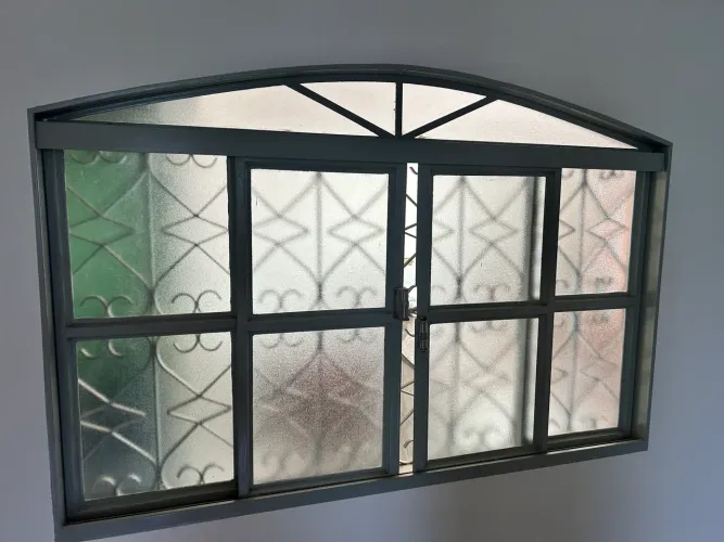 Janela de Ferro 1,70 x 1,20 m com Vidros