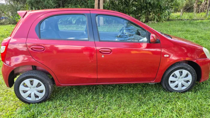 Toyota Etios XS 1.3 Flex 16V 5P Mec. 2013