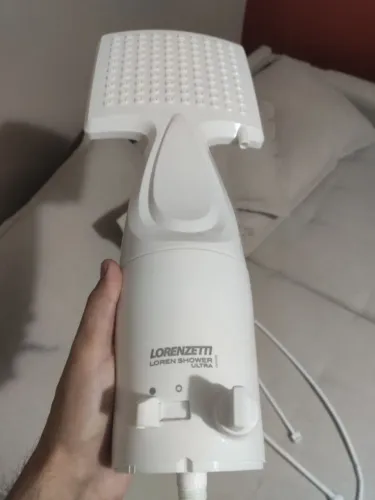 Vendo chuveiro eletrônico Lorenzetti Loren Shower Ultra, na cor branca, com tensão de 220V