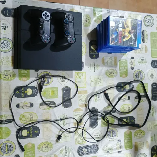 PLAYSTATION 4